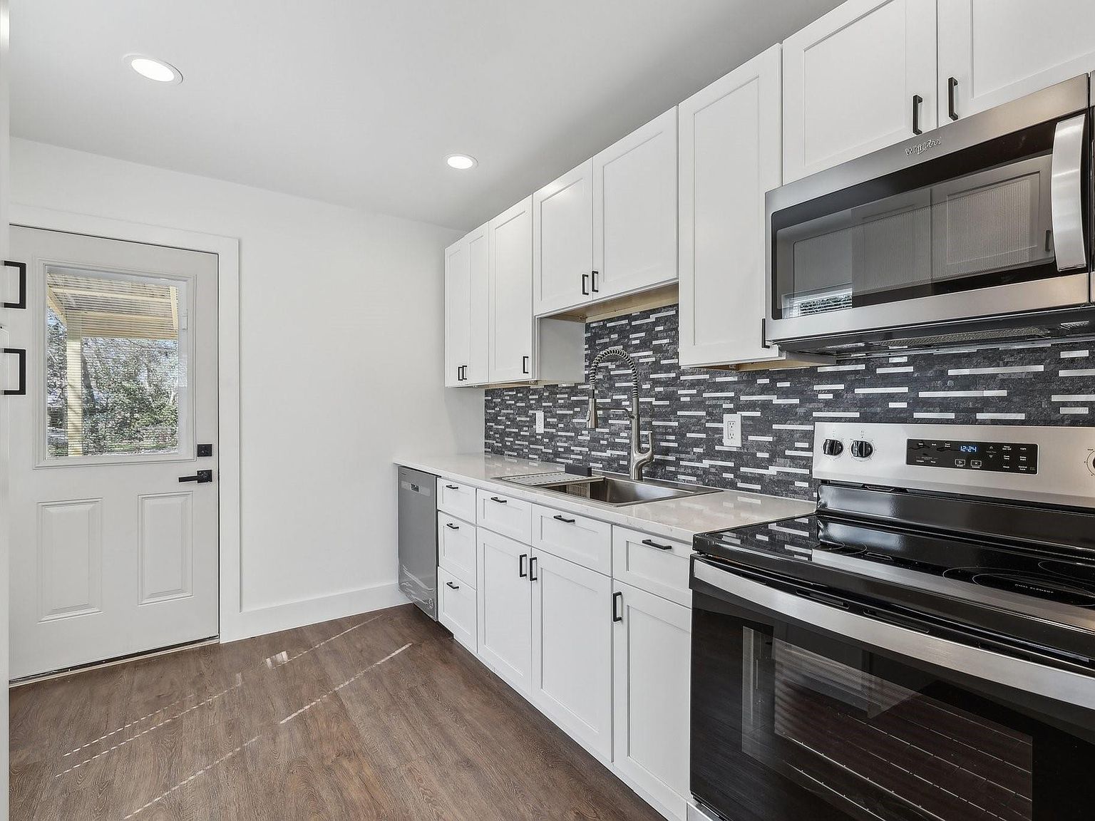 304 Harris St Smithville, TX 78957 - Thumbnail 3