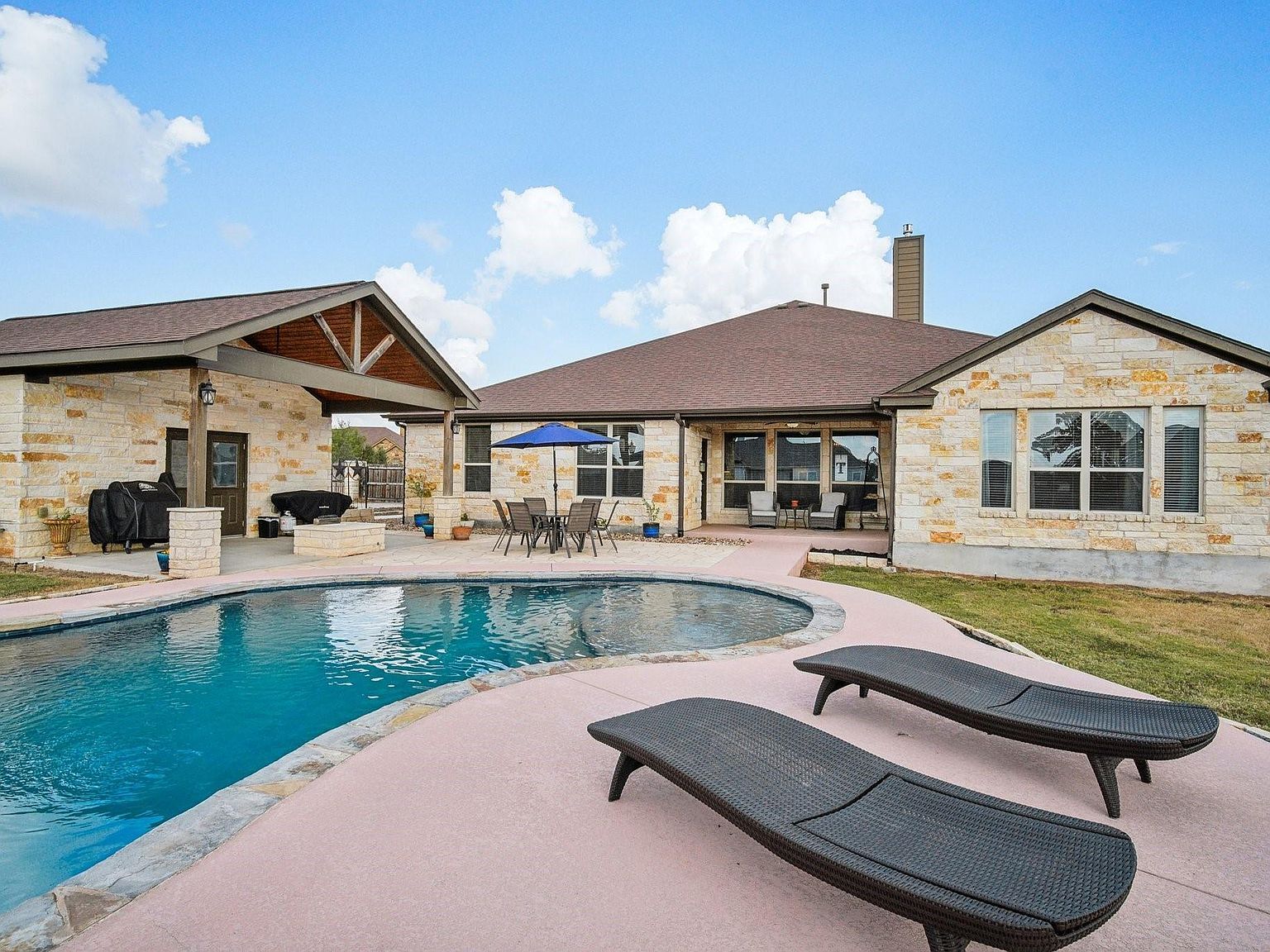 281 Chisholm Trl Bastrop, TX 78602 - Thumbnail 3