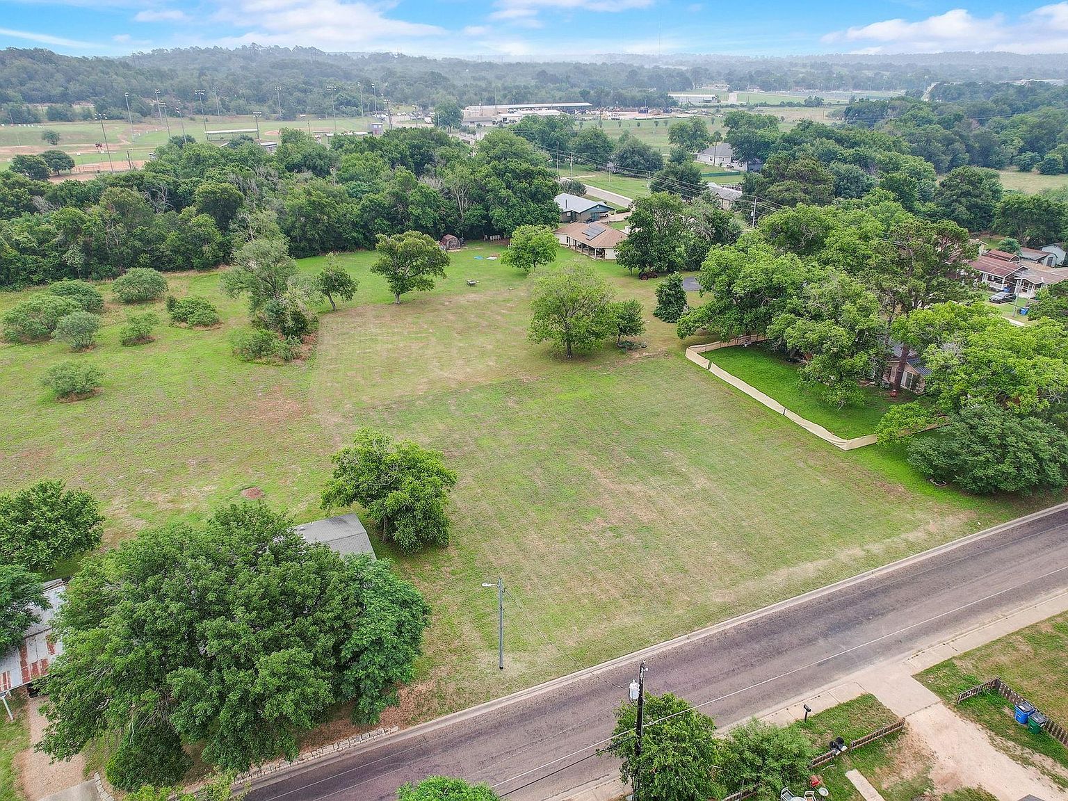 LOT 3 Pecan St Bastrop, TX 78602 - Thumbnail 3