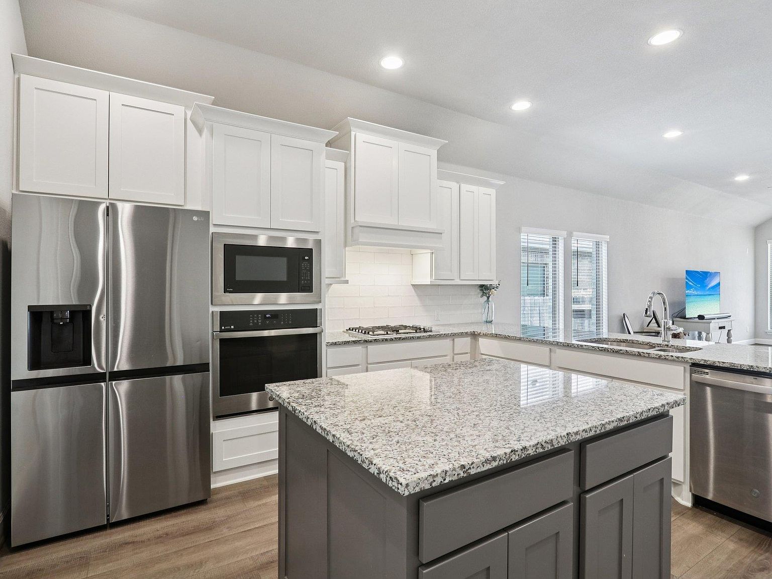 131 Ironbark Bnd Bastrop, TX 78602 - Thumbnail 3