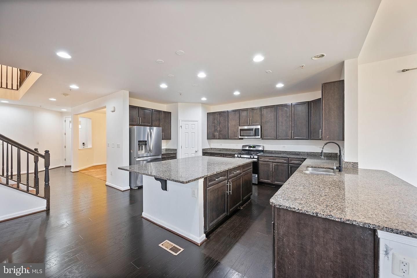 340 Daleview Dr Glen Burnie, MD 21060 - Thumbnail 3