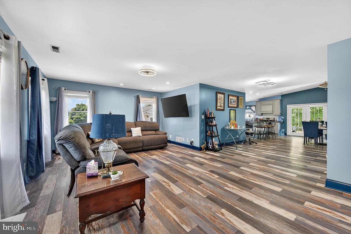2504 Putty Hill Ave Parkville, MD 21234 - Thumbnail 3