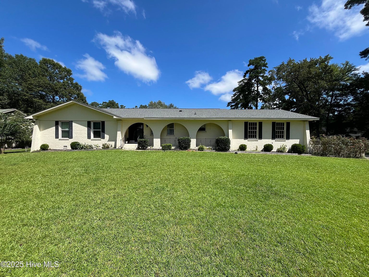 423 Edgewood Cir Whiteville, NC 28472 - Thumbnail 3