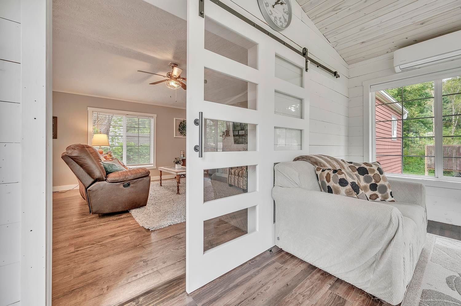 25704 164th St Spirit Lake, IA 51360 - Thumbnail 3