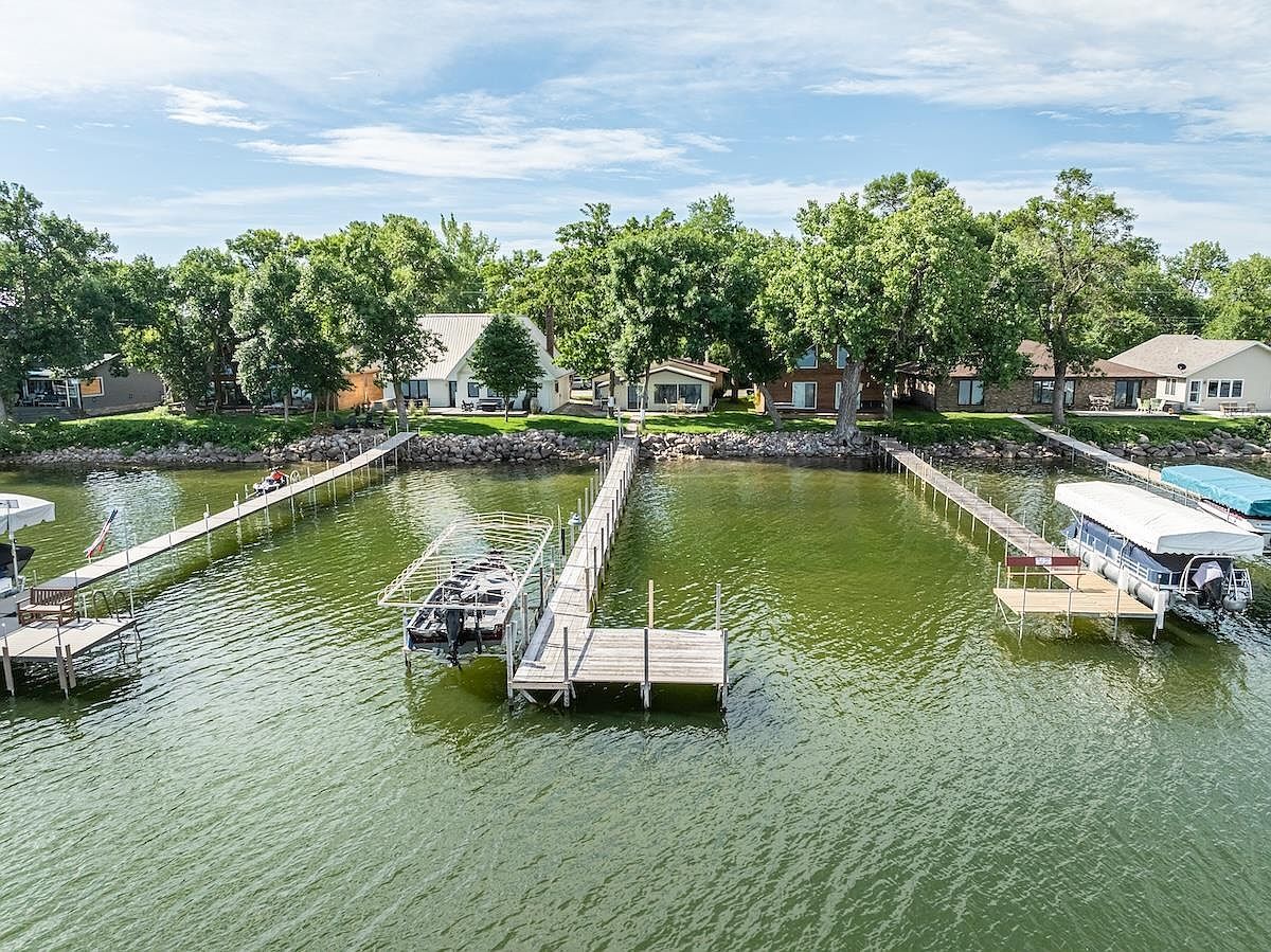 24700 140th St Orleans, IA 51360 - Thumbnail 3