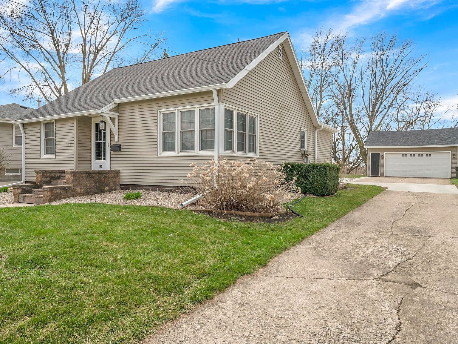 703 Superior St Emmetsburg, IA 50536 - Thumbnail 3