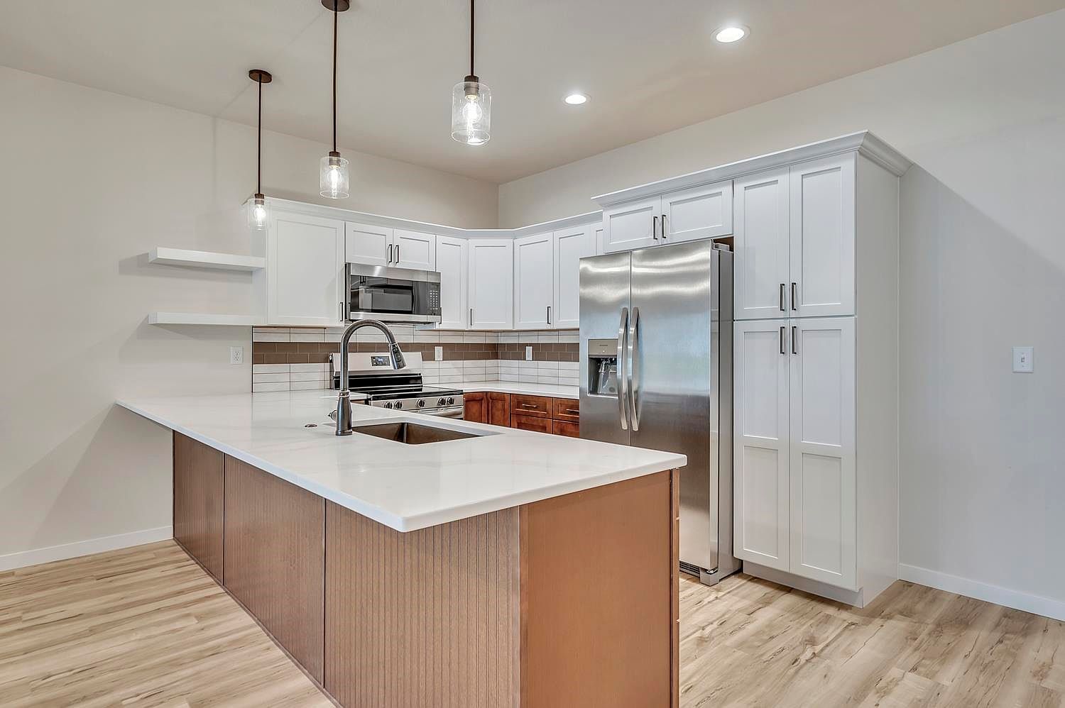 3102 Spruce Ct Unit A Spirit Lake, IA 51360 - Thumbnail 3