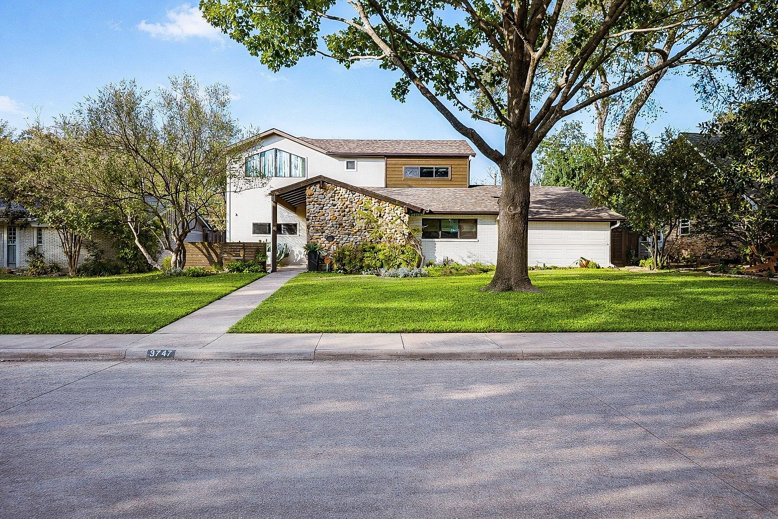 9747 Broken Bow Rd Dallas, TX 75238 - Thumbnail 3