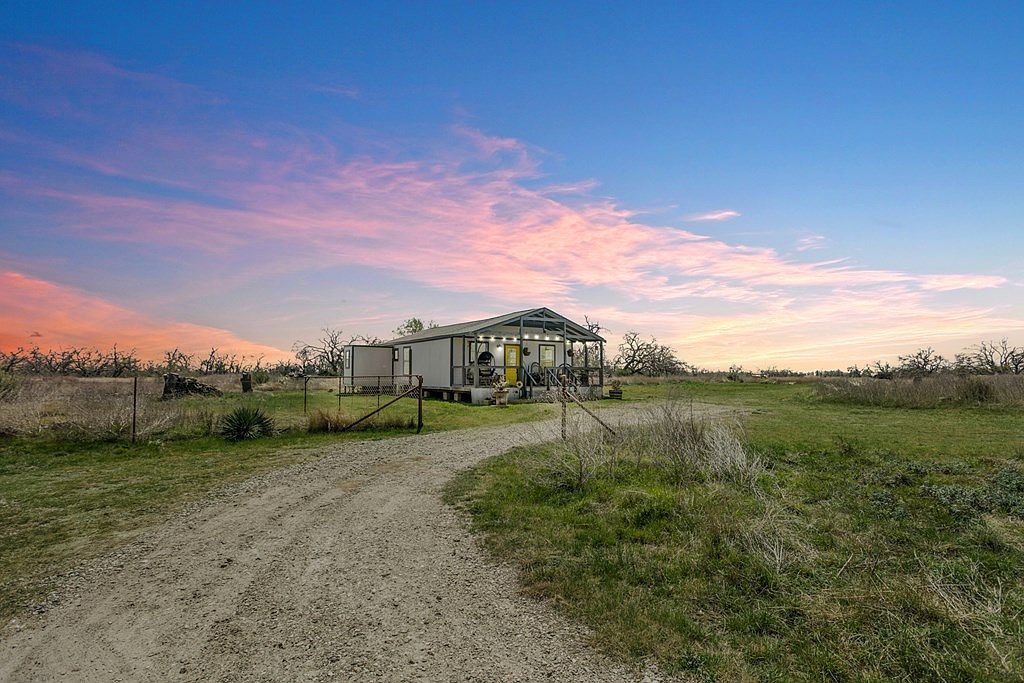 3527 Old Harper Rd Fredericksburg, TX 78624 - Thumbnail 3