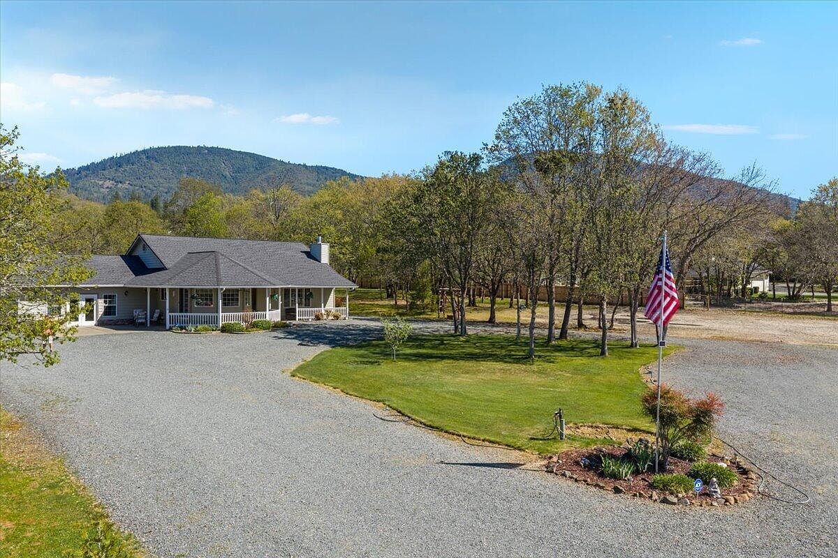 234 Lloyd Dr Grants Pass, OR 97526 - Thumbnail 3