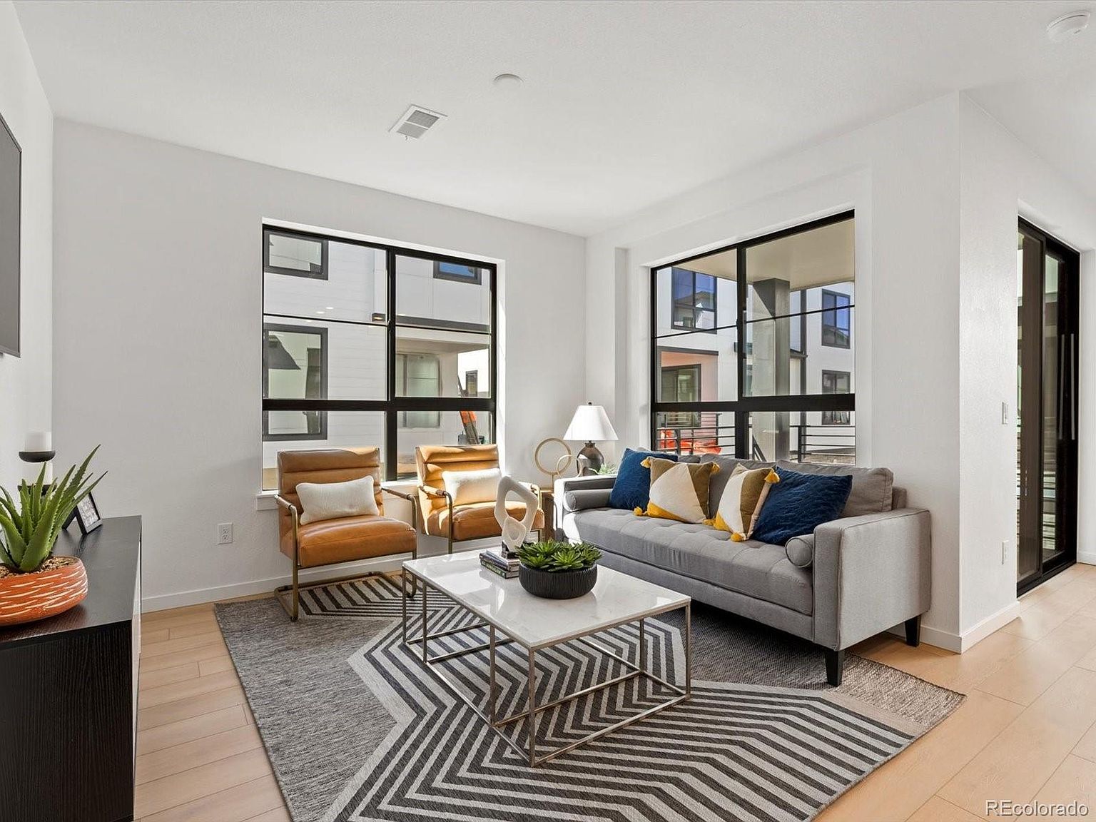 2024 S Holly St UNIT 4 Denver, CO 80222 - Thumbnail 3