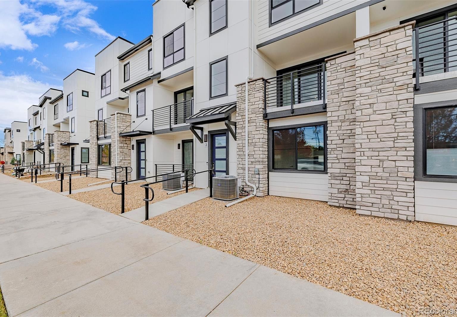 2078 S Holly St UNIT 3 Denver, CO 80222 - Thumbnail 3