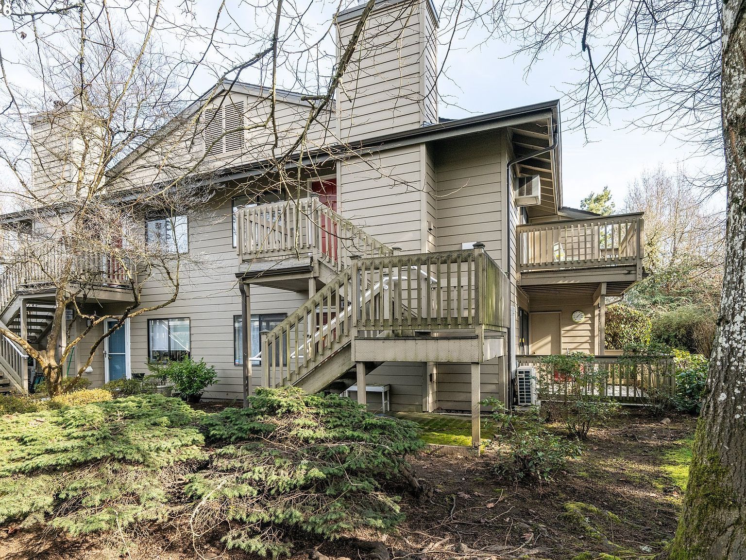 1927 Lake Isle Dr Eugene, OR 97401 - Thumbnail 3