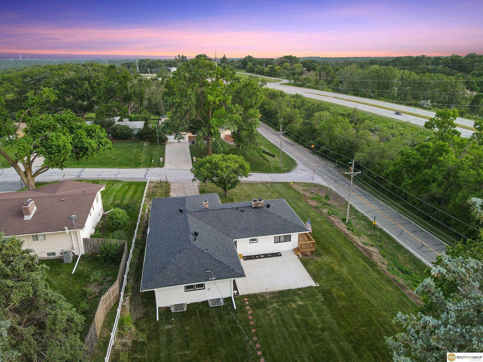 4732 Manchester Dr Omaha, NE 68152 - Thumbnail 3