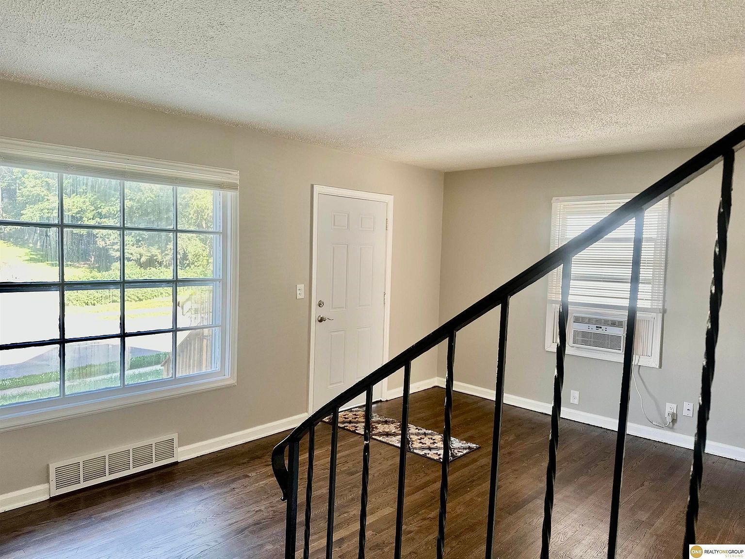 3748 N 43rd St Omaha, NE 68111 - Thumbnail 3