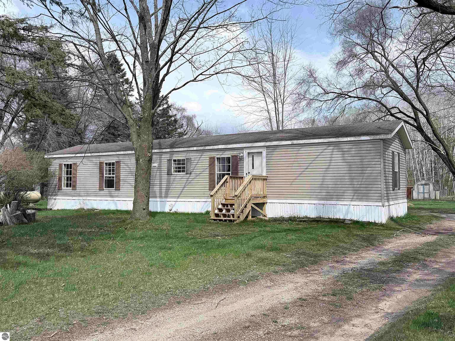 6542 N Geneva Rd Coleman, MI 48618 - Thumbnail 3