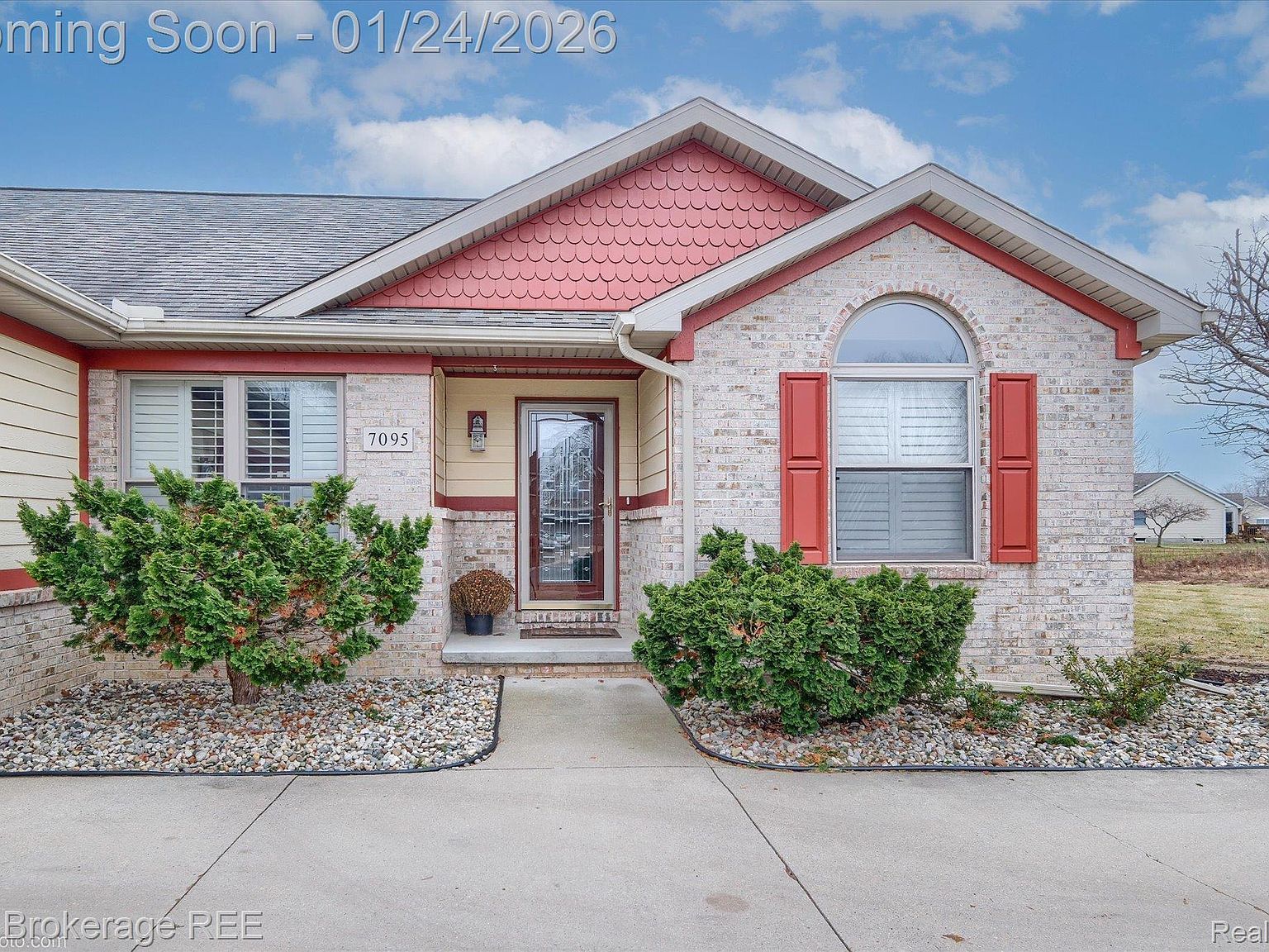 7095 Woods West Dr Flushing, MI 48433 - Thumbnail 3