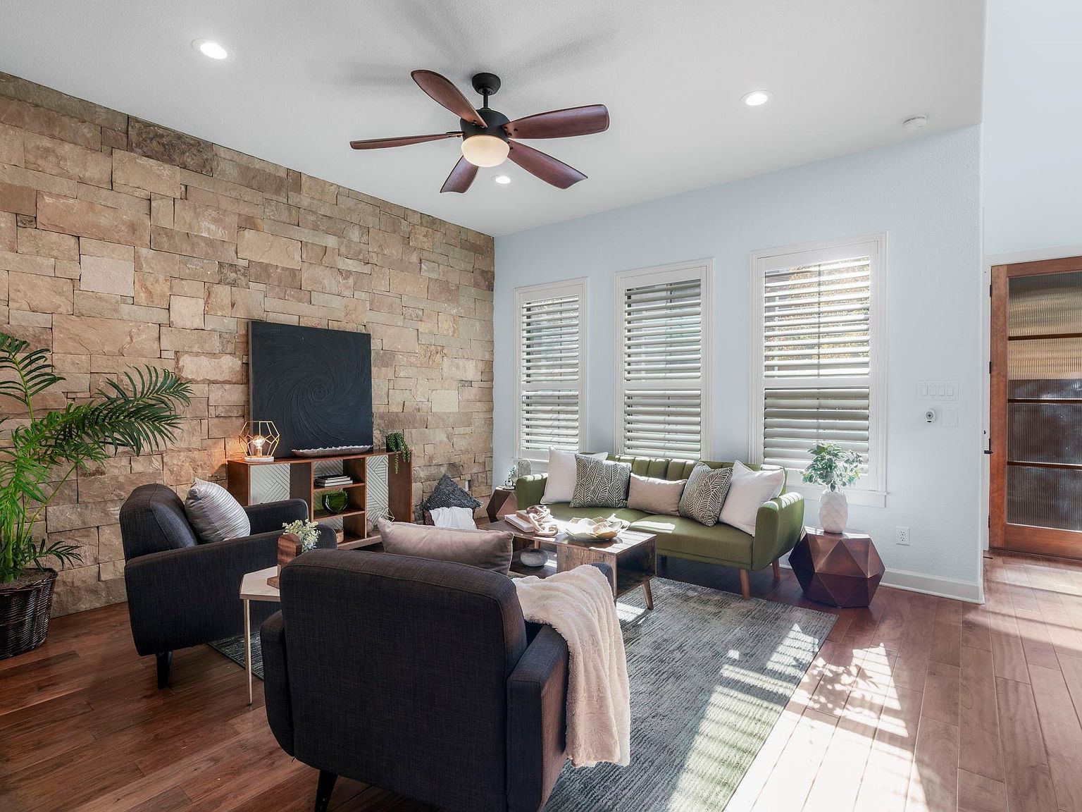 6533 E Hill Dr APT 24 Austin, TX 78731 - Thumbnail 3