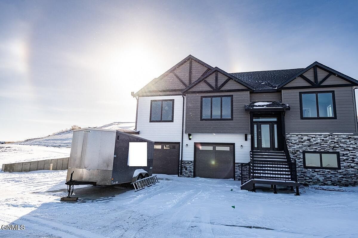 230 Leslie Ln Watford City, ND 58854 - Thumbnail 3