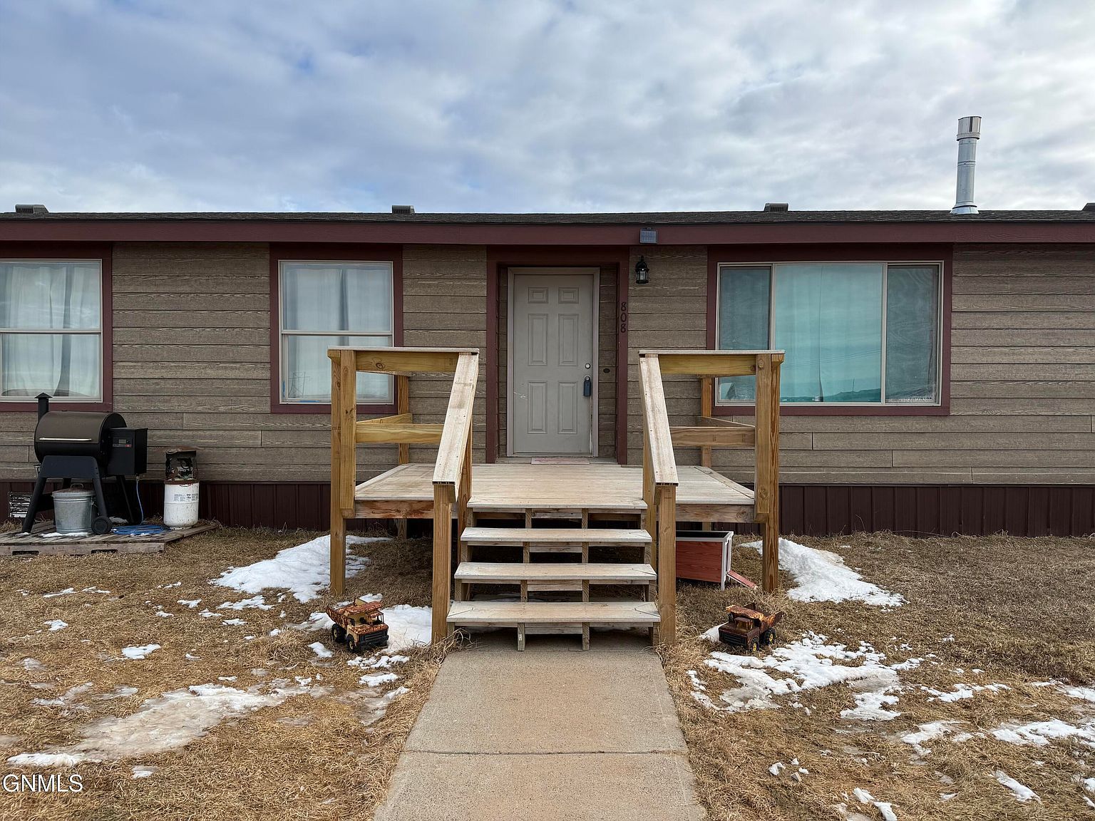 808 17th Ave SW Watford City, ND 58854 - Thumbnail 3