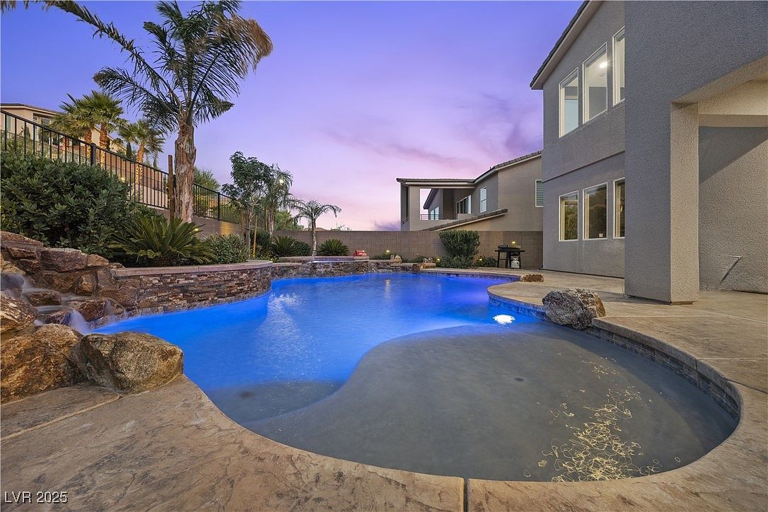 28 Vista Outlook St Henderson, NV 89011 - Thumbnail 3