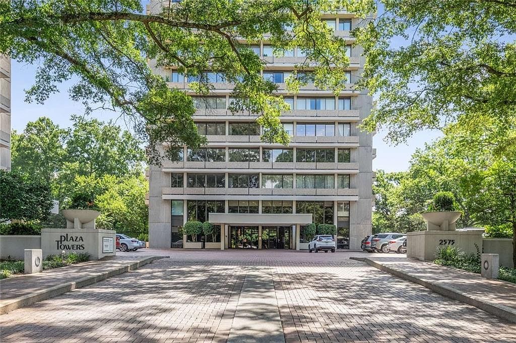 2575 Peachtree Rd NE APT 7F Atlanta, GA 30305 - Thumbnail 3