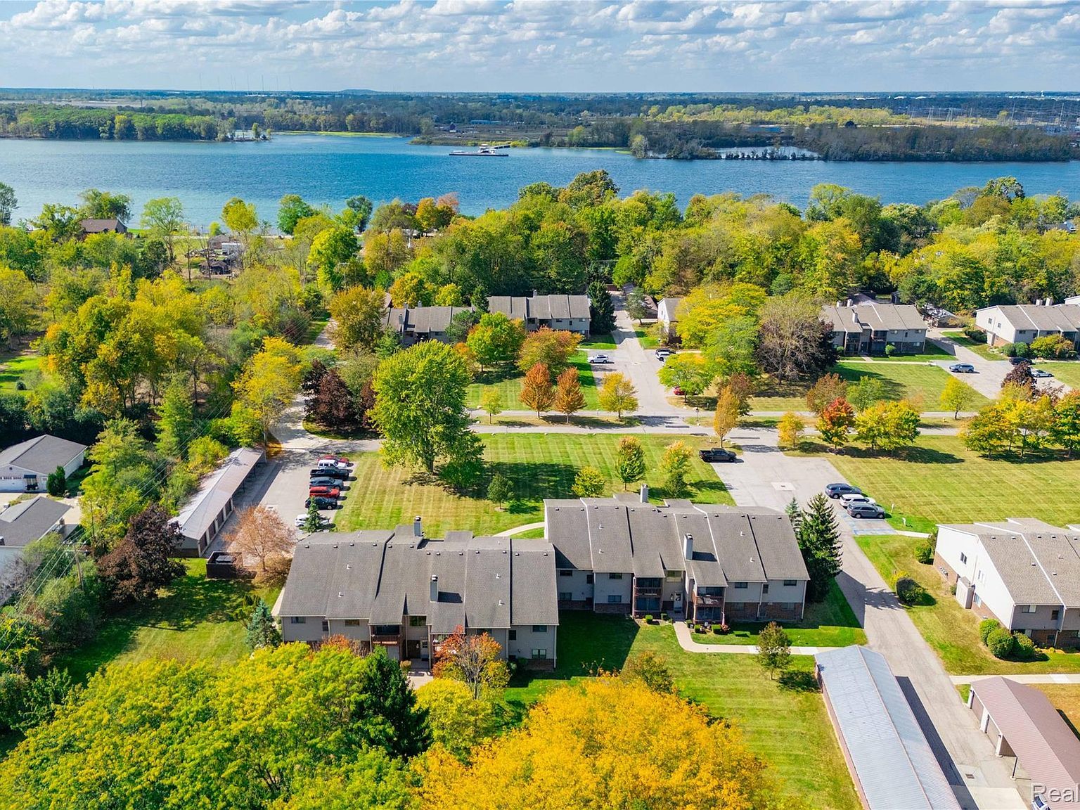 10241 Nancys Blvd APT 56 Grosse Ile, MI 48138 - Thumbnail 3