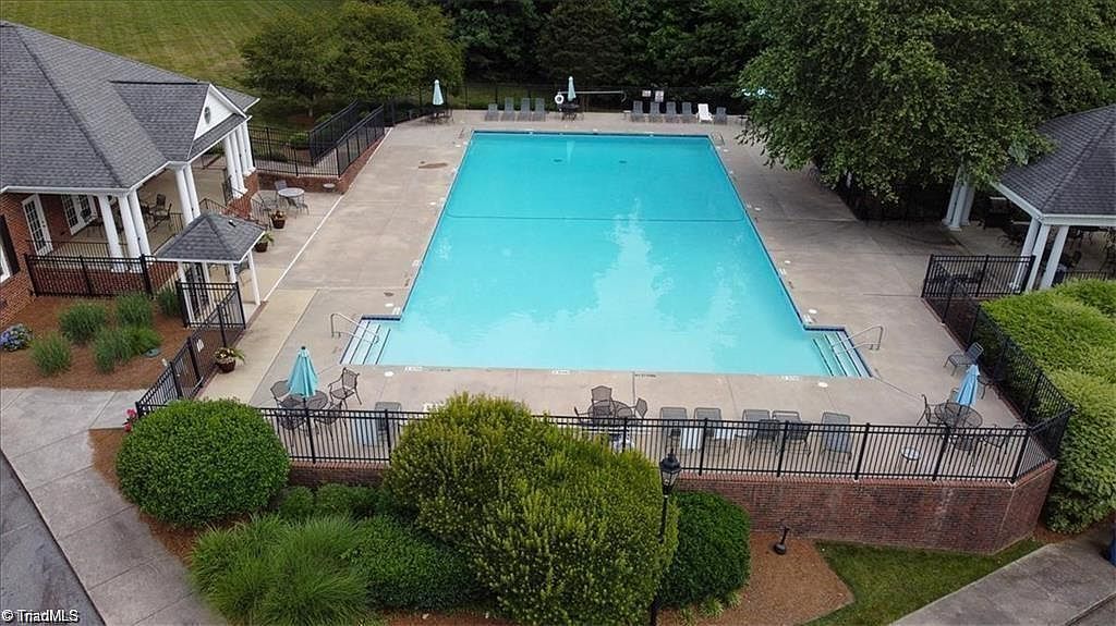 1420 Loch Lomond Dr #109 Summerfield, NC 27358 - Thumbnail 3