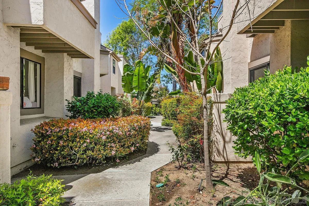 3205 Via Alicante UNIT 11 La Jolla, CA 92037 - Thumbnail 3