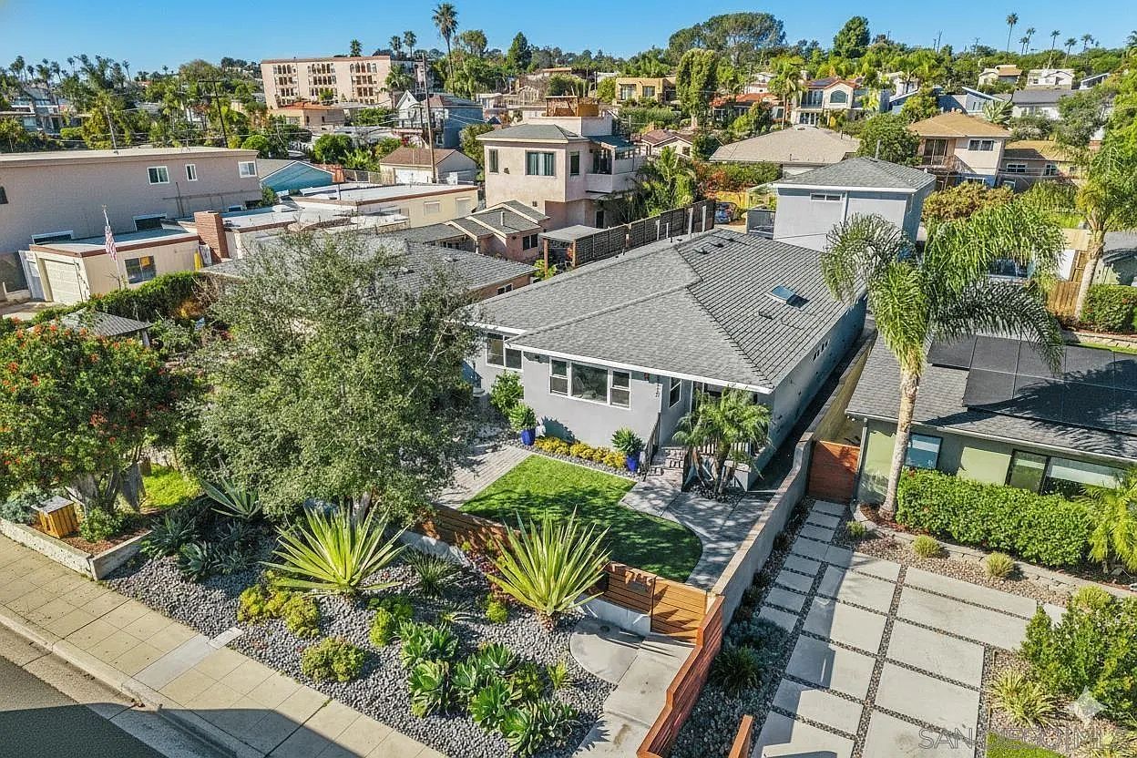 2152 Emerald St San Diego, CA 92109 - Thumbnail 3