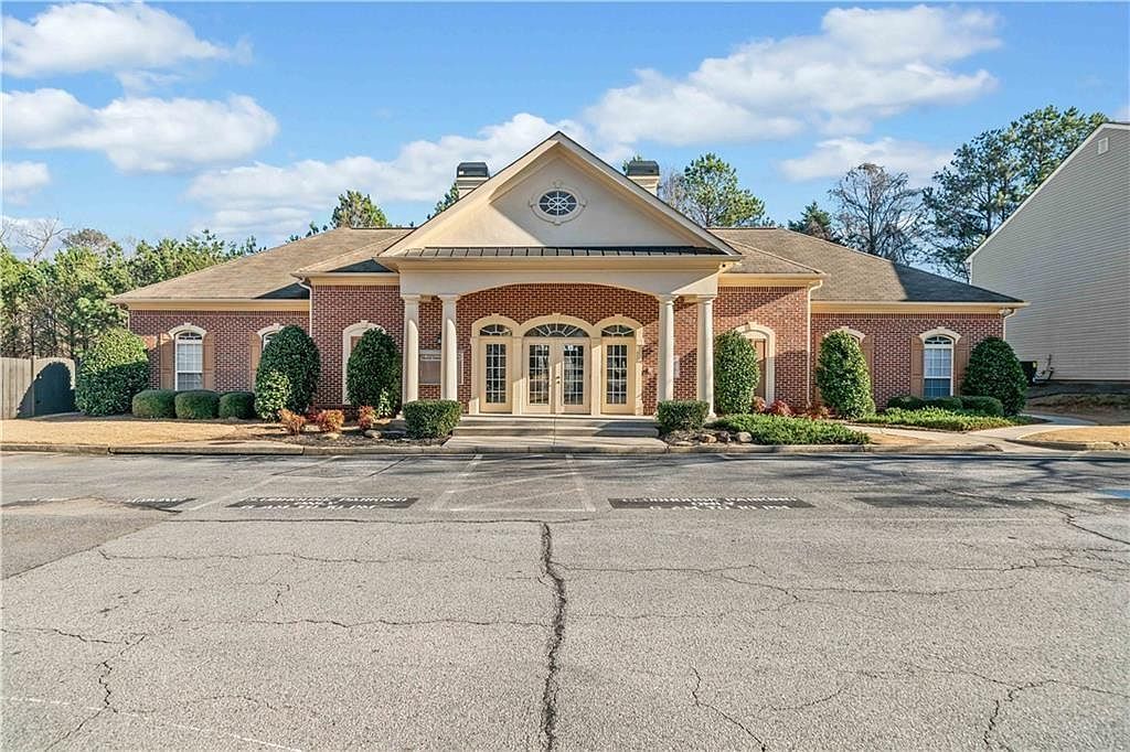 2743 Heathrow Dr Lawrenceville, GA 30043 - Thumbnail 3