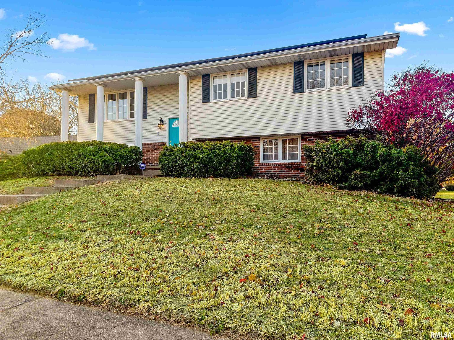 3923 N Melcosta Dr Peoria, IL 61615 - Thumbnail 3