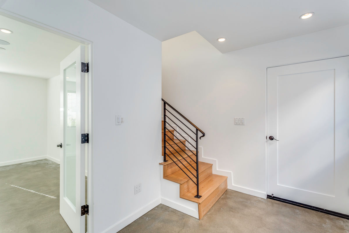 643 1/2 North Hayworth Avenue, Los Angeles, CA, USA, 90048 - Thumbnail 3