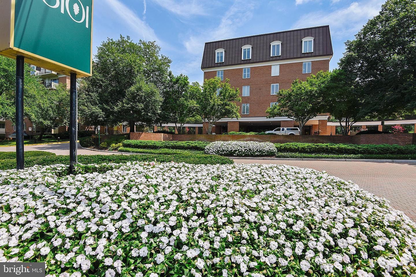 8101 Connecticut Ave S #307 Chevy Chase, MD 20815 - Thumbnail 3