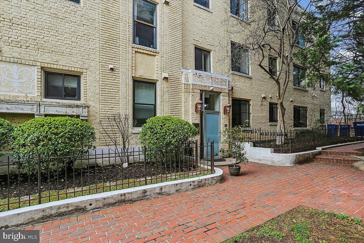 1437 Spring Rd NW APT B1 Washington, DC 20010 - Thumbnail 3