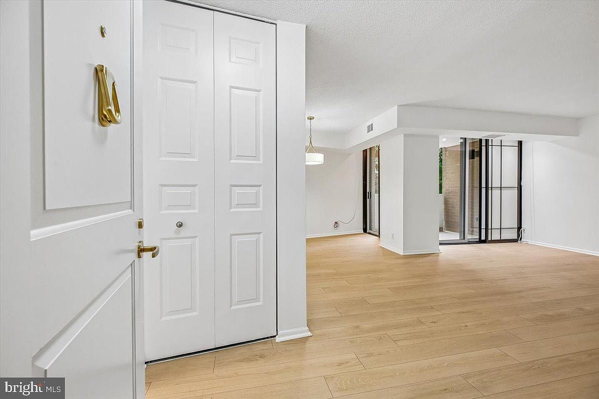 4601 N Park Ave APT 210-K Chevy Chase, MD 20815 - Thumbnail 3