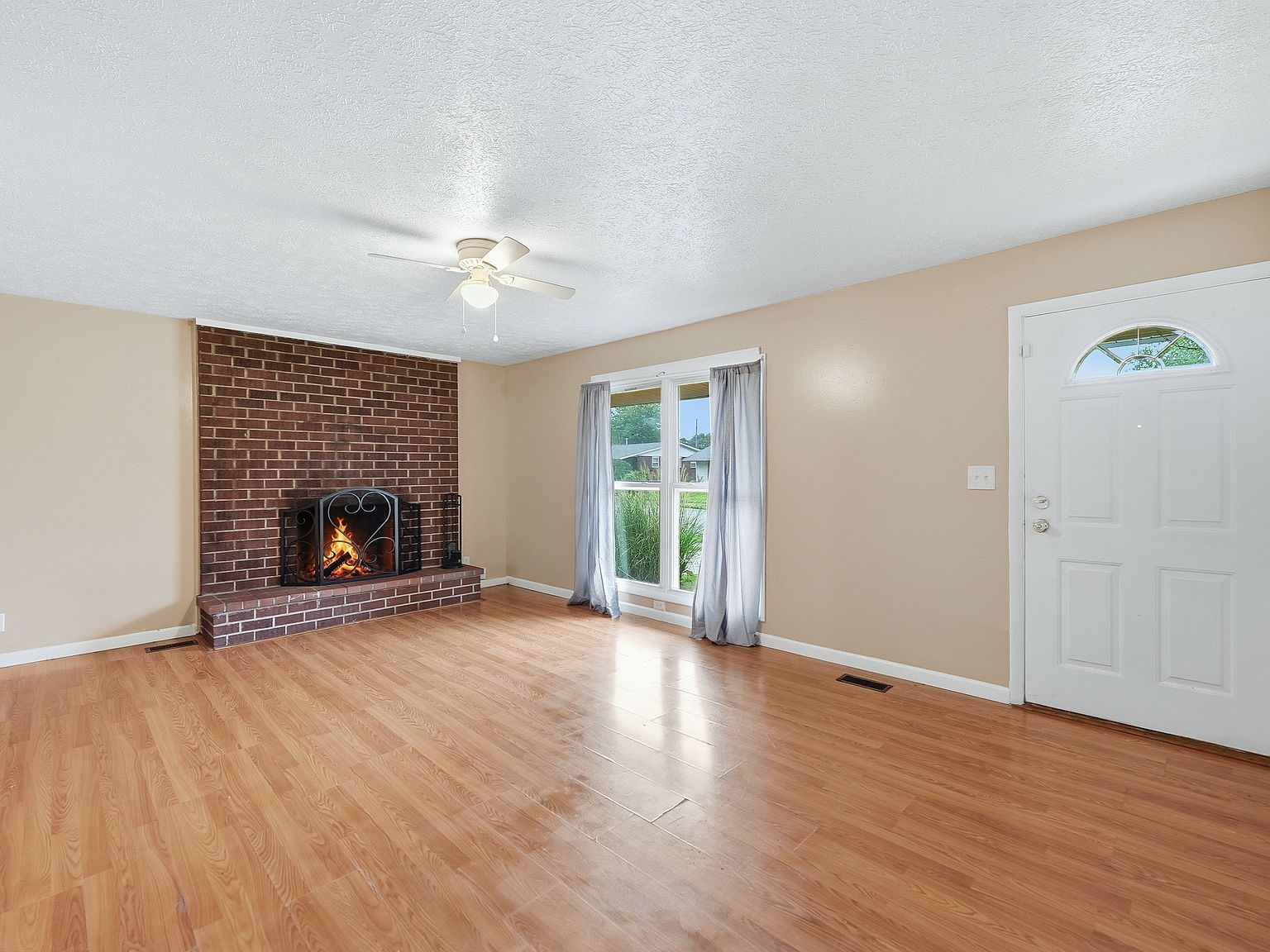 2851 S Oakland Ave Indianapolis, IN 46203 - Thumbnail 3