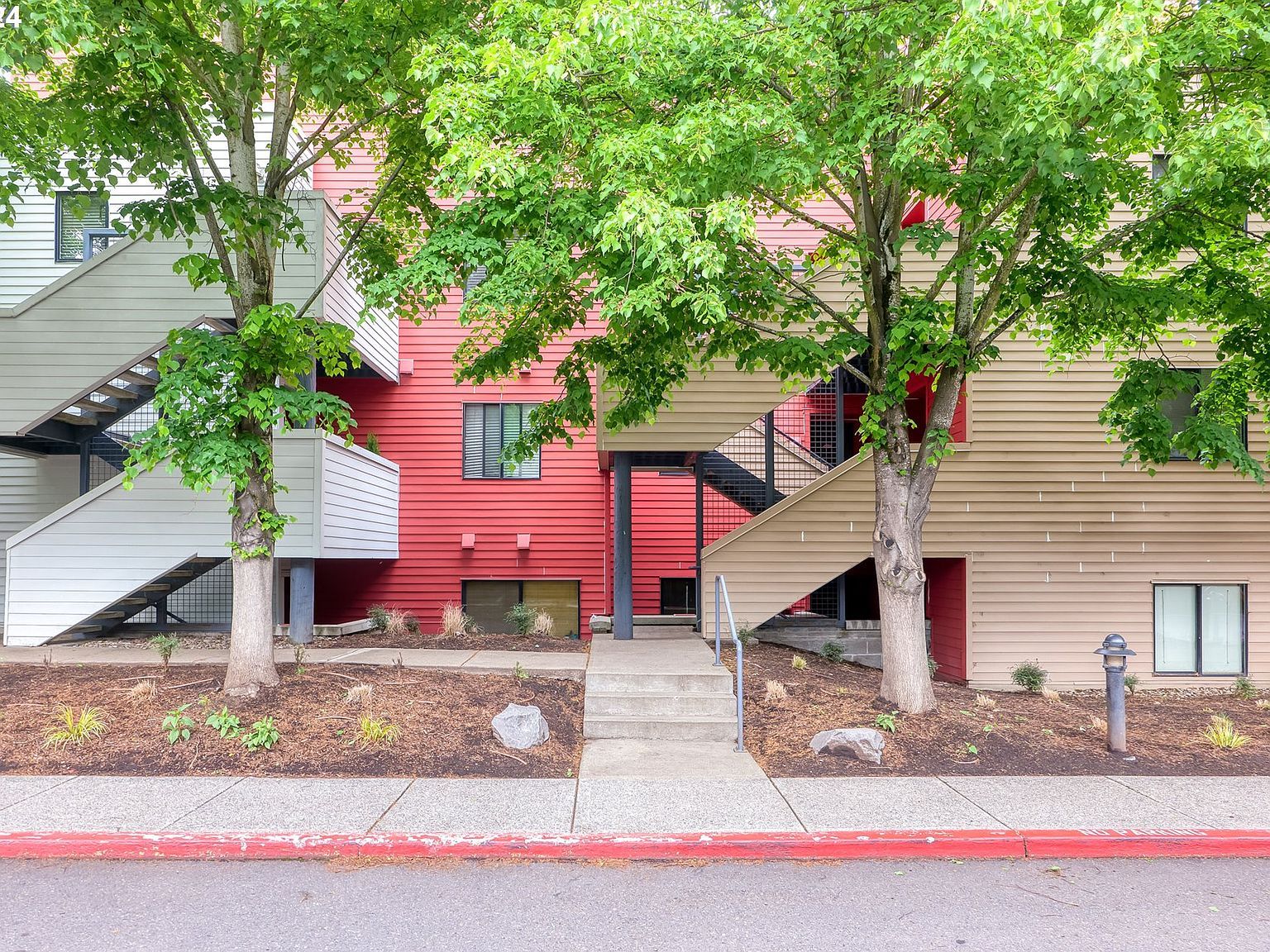 810 NW Naito Pkwy APT F11 Portland, OR 97209 - Thumbnail 3