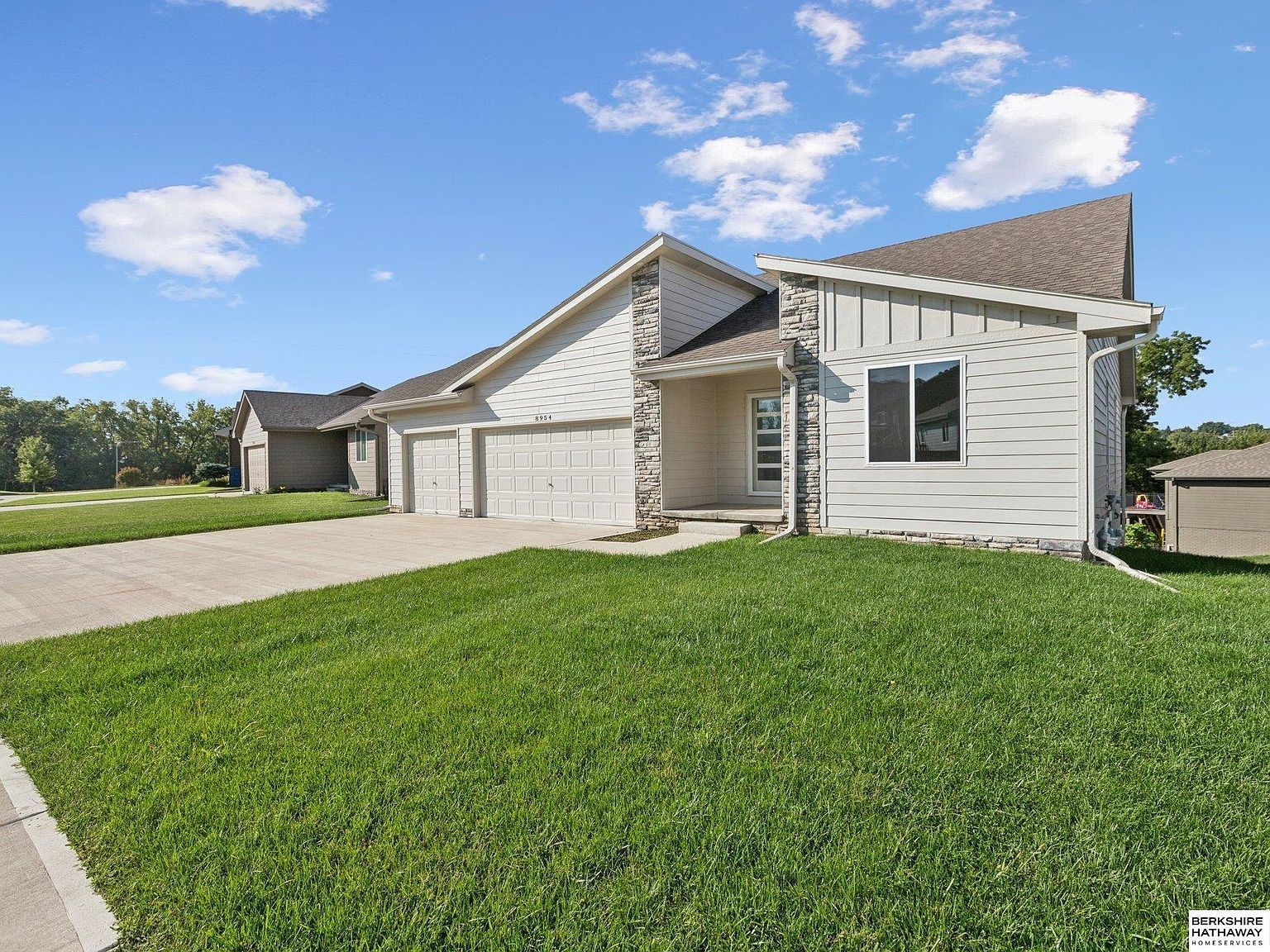 8954 S 21st St Bellevue, NE 68147 - Thumbnail 3