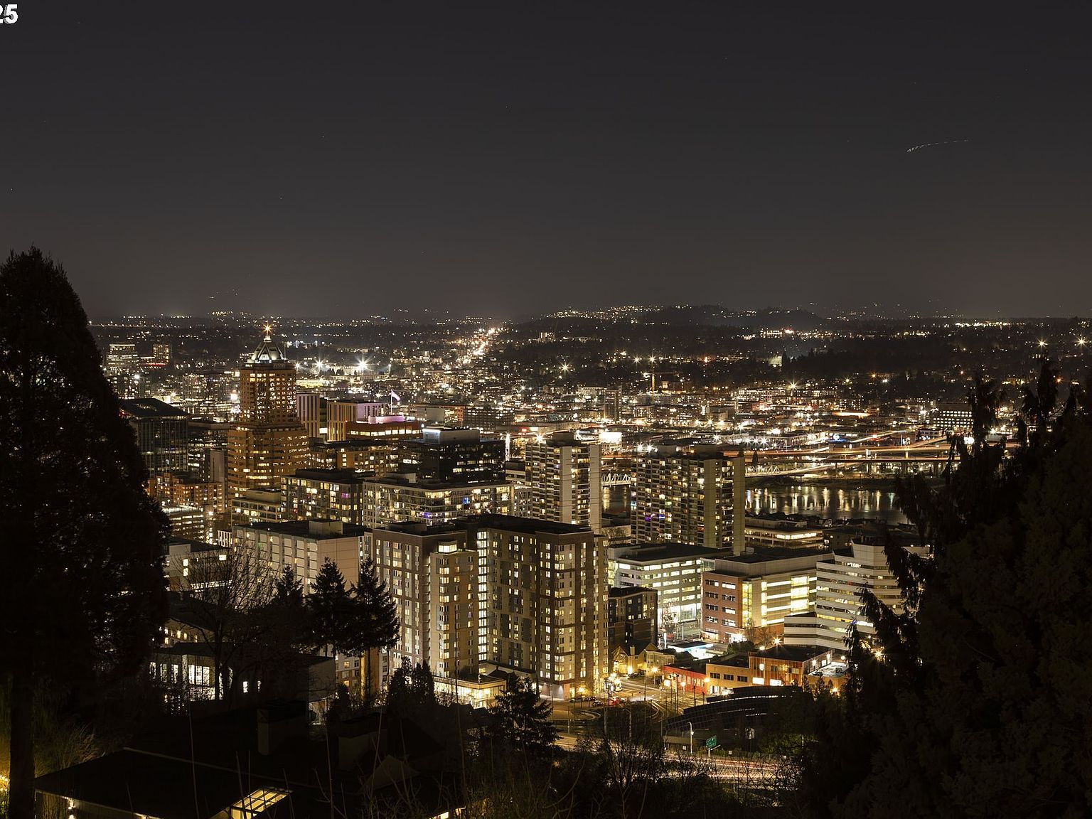 1040 SW Myrtle Dr Portland, OR 97201 - Thumbnail 3