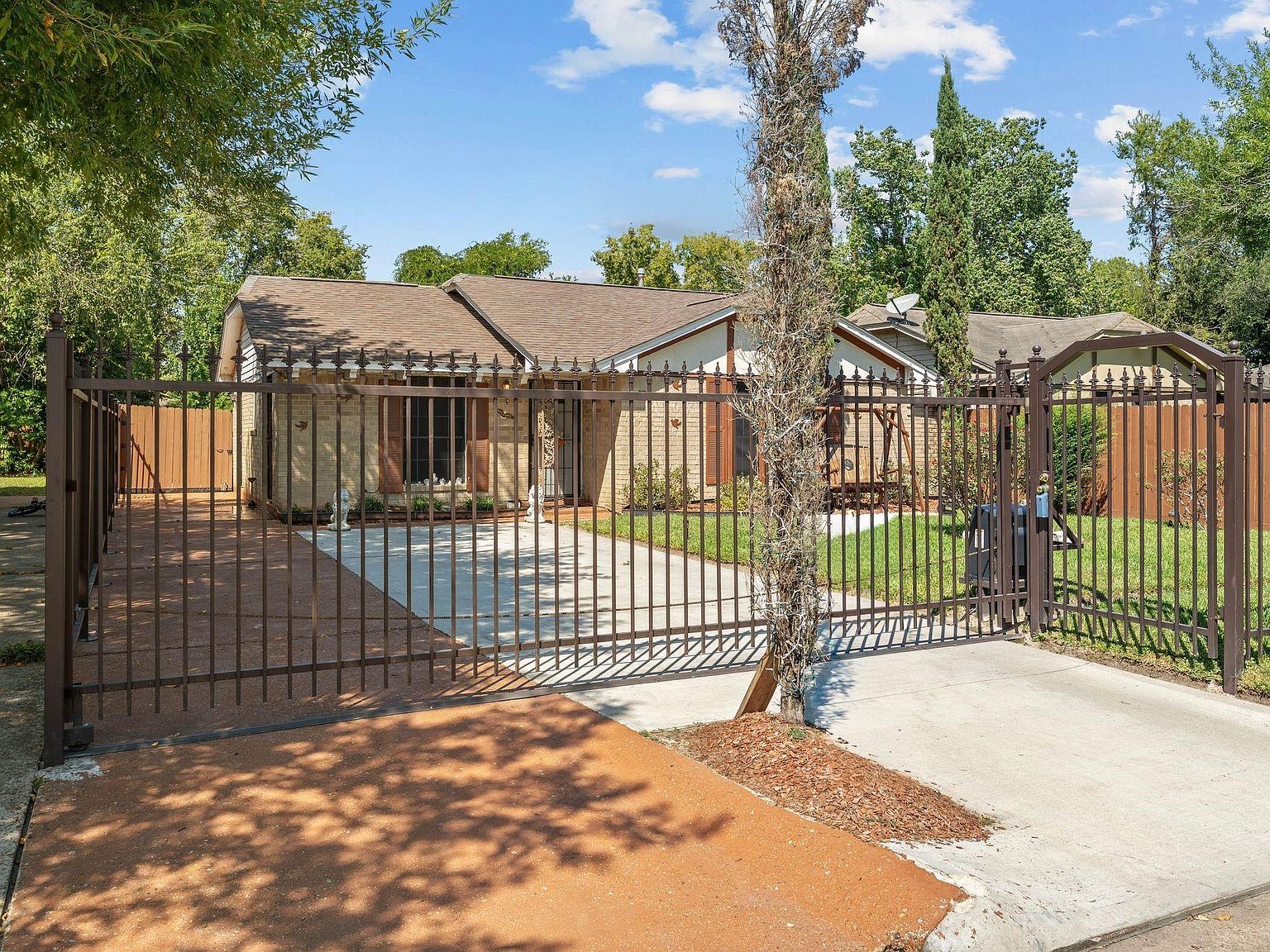 11055 Vailview Dr Houston, TX 77016 - Thumbnail 3