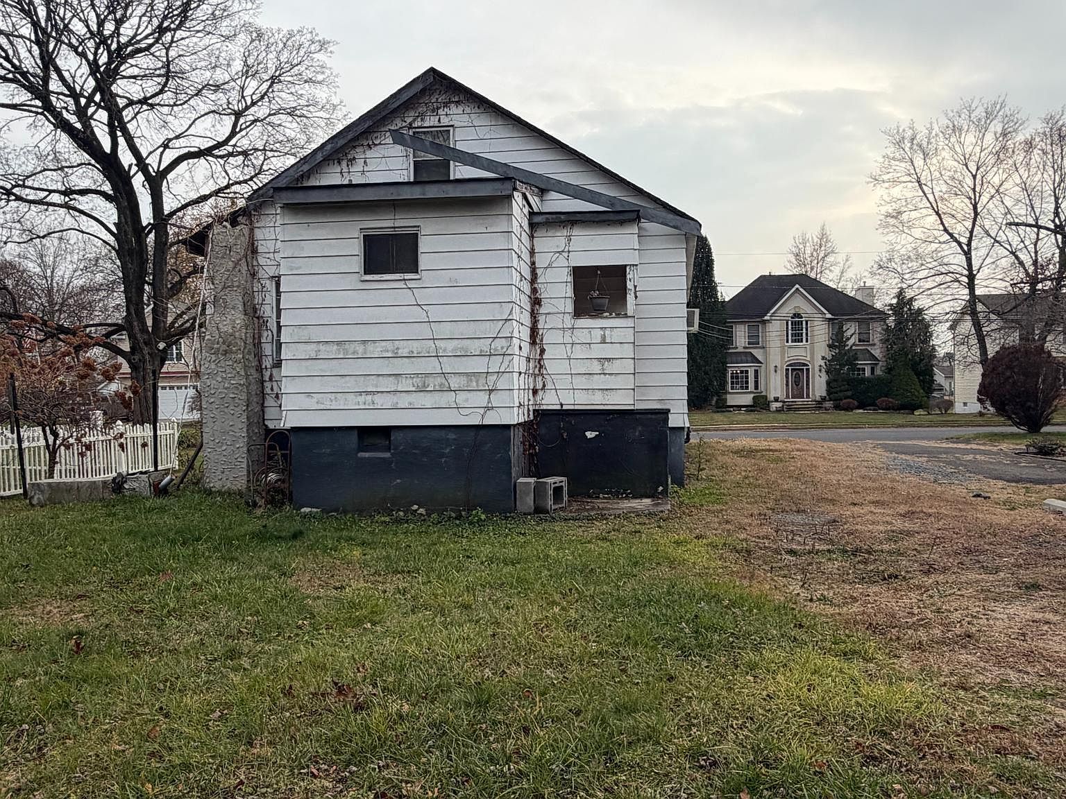 76 Lenox Ave Hamilton, NJ 08620 - Thumbnail 3