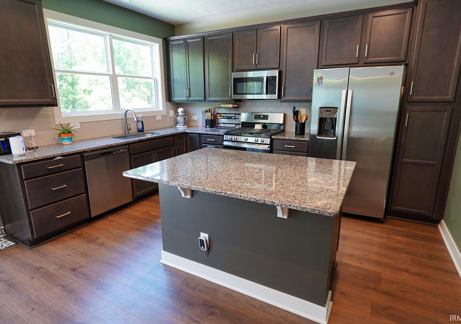 1392 N Hunters Crossing Cir Huntingburg, IN 47542 - Thumbnail 3