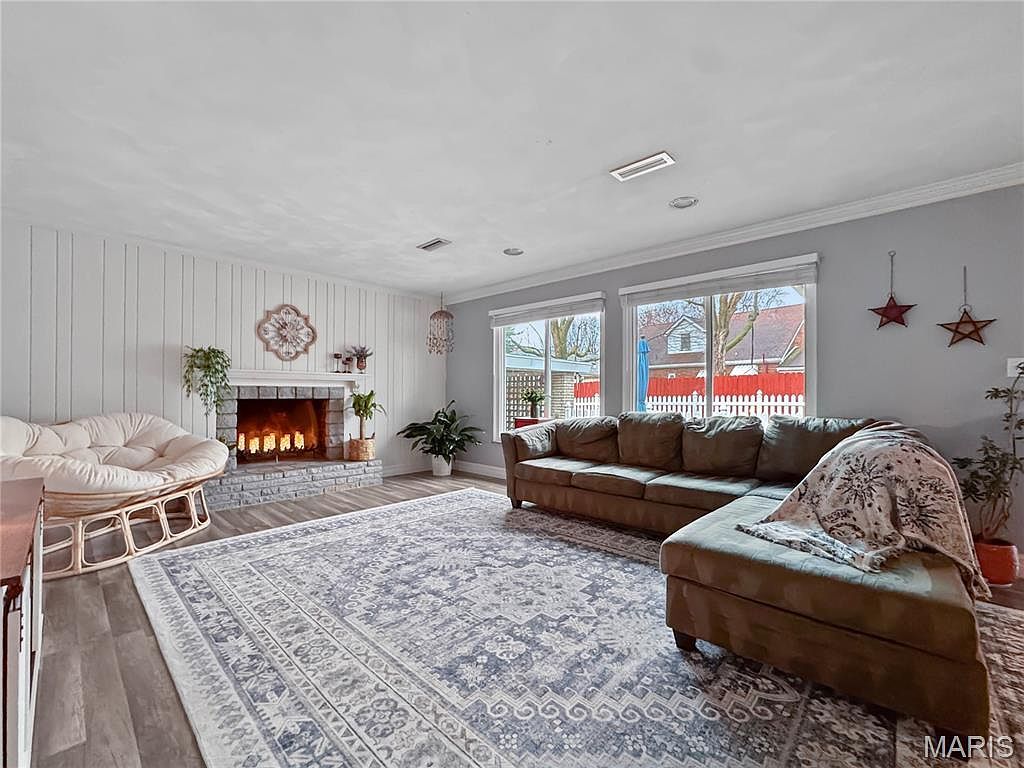 325 N Market St Waterloo, IL 62298 - Thumbnail 3