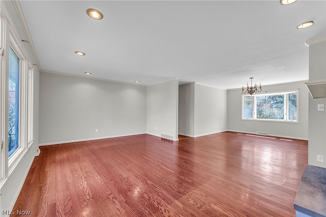 25106 Hazelmere Rd Beachwood, OH 44122 - Thumbnail 3