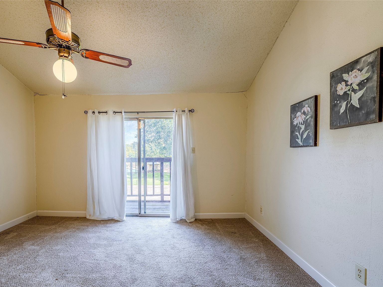 1808 Greenspring Cir Garland, TX 75044 - Thumbnail 3