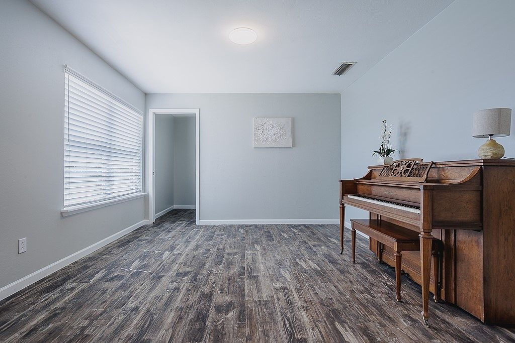 3417 Burning Tree Ln Garland, TX 75042 - Thumbnail 3