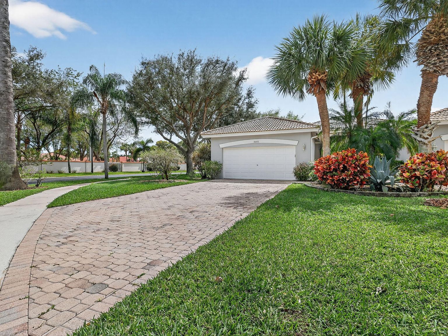 9848 Crescent View Dr S Boynton Beach, FL 33437 - Thumbnail 3