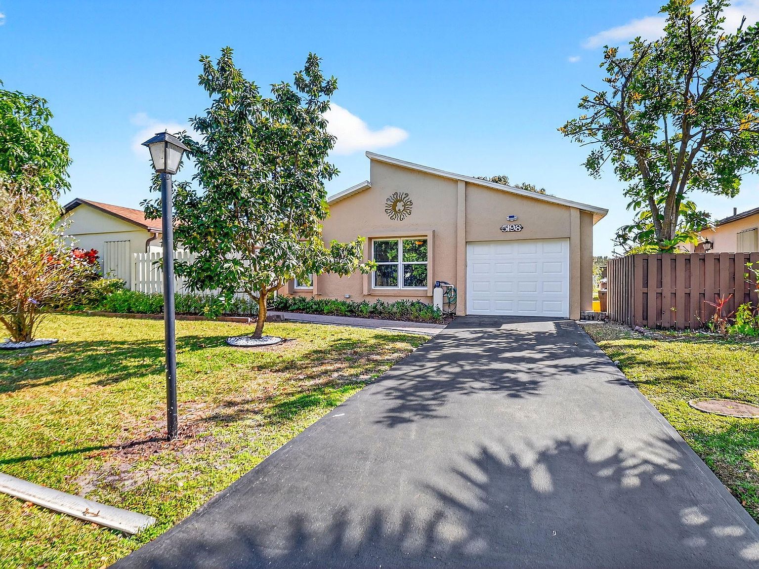 5198 Mirror Lakes Blvd Boynton Beach, FL 33472 - Thumbnail 3