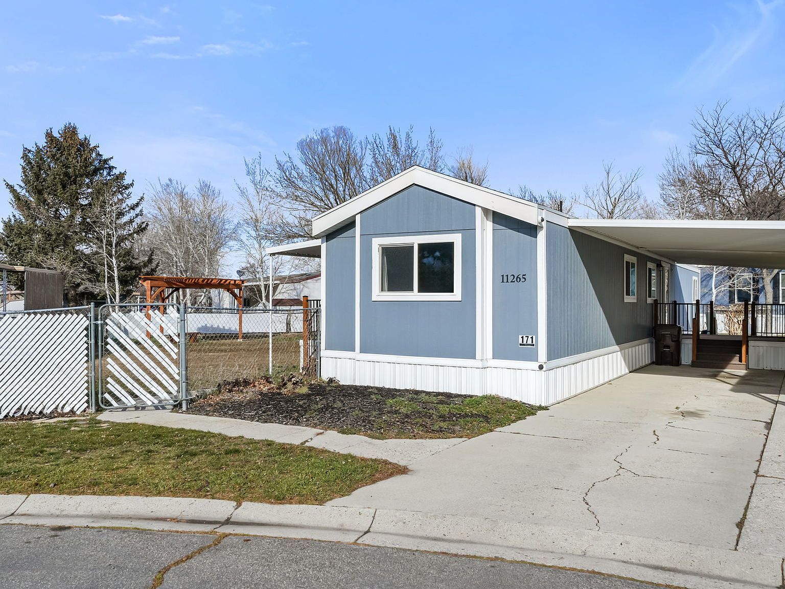 11265 S Crescent Park Cir E Sandy, UT 84070 - Thumbnail 3